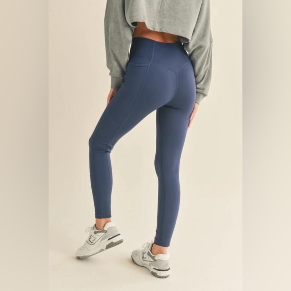 NEW • Navy Blue Pocketed Leggings • Size Small - Picture 3 of 5